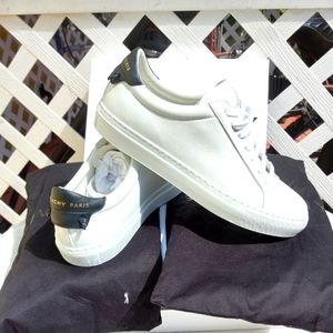 GIVENCHY URBAN STREET LEATHER SNEAKERS WHITE & Black SZ 37